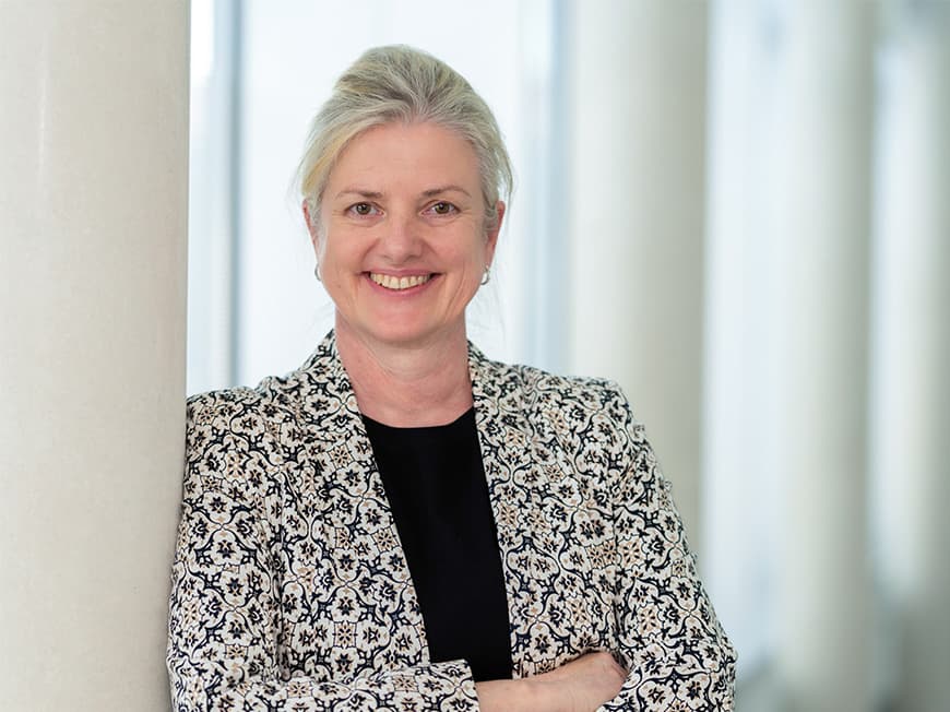 Portraitbild von Bettina Beckert, Leiterin des FLEXBÜROs des FLEXTEAMS