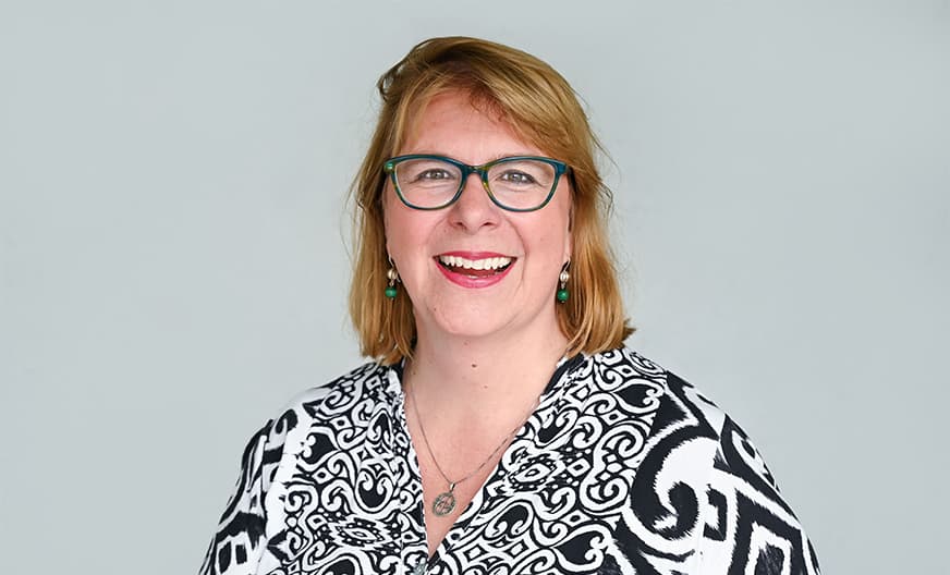 Portraitbild von Birgit Gwuzdz, Leitung Fachweiterbildung Pädiatrische Intensiv- und Anästhesiepflege