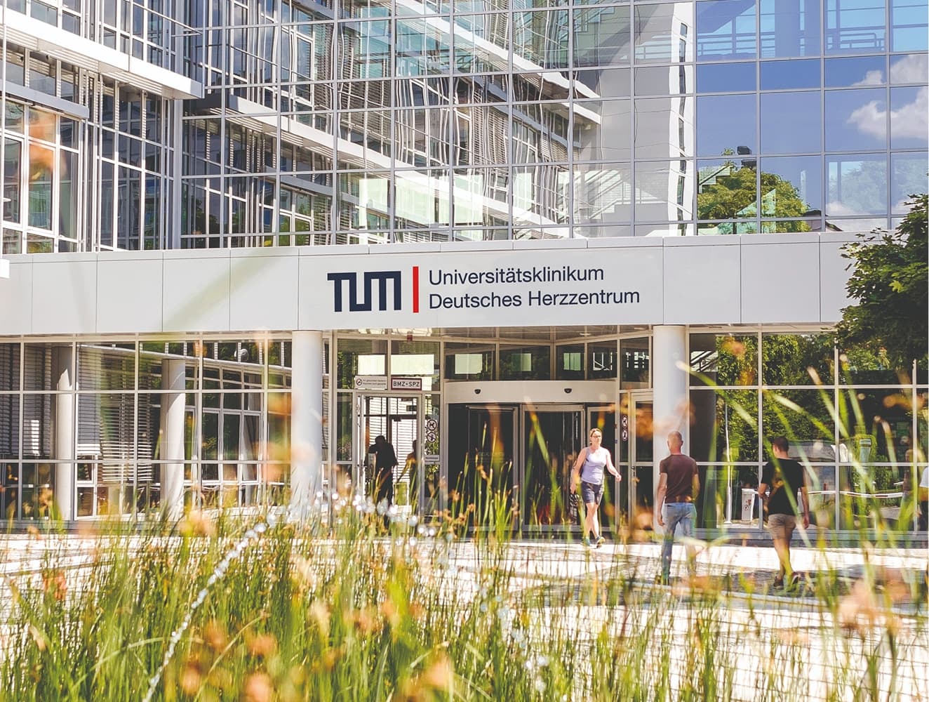 Haupteingang des TUM Klinikums Deutsches Herzzentrum